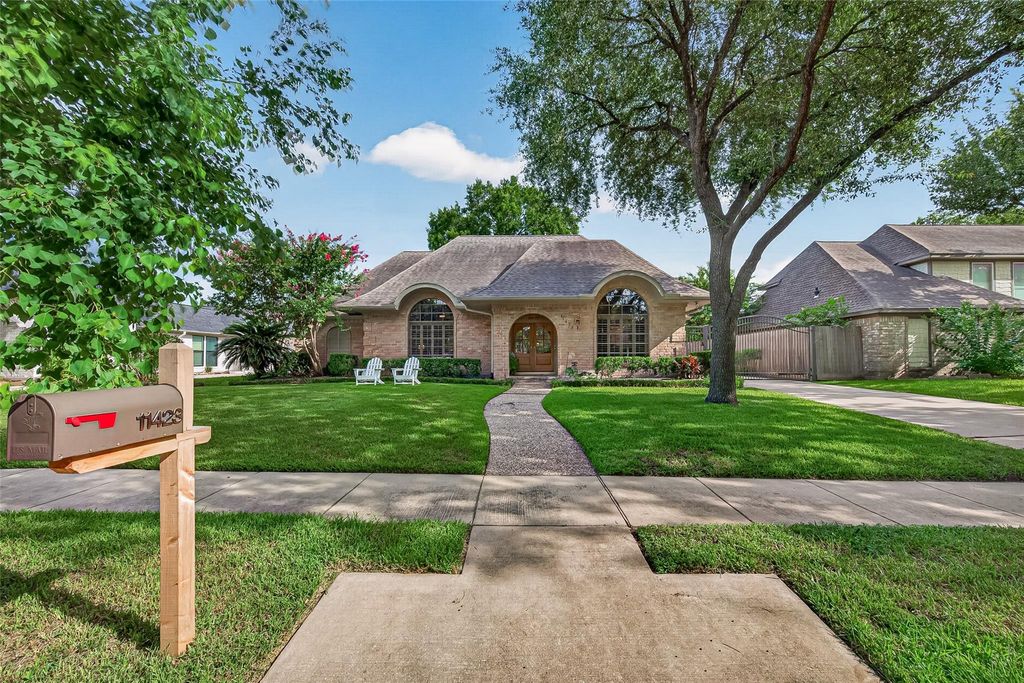 11423 Highgrove Drive, Houston, TX 77077