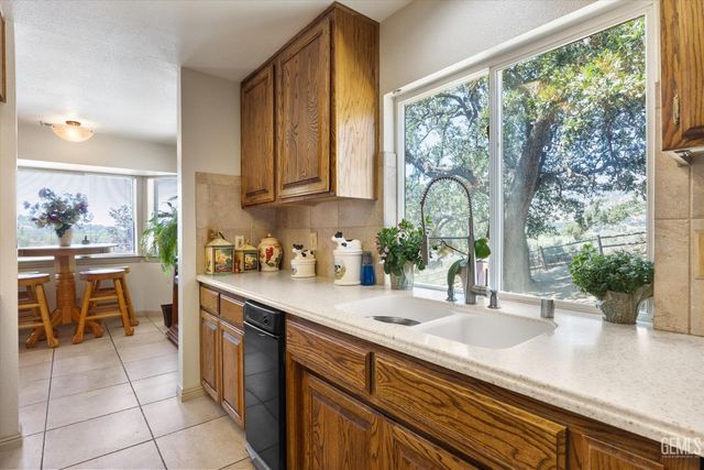 29640 S Lower Valley Road, Tehachapi, CA 93561
