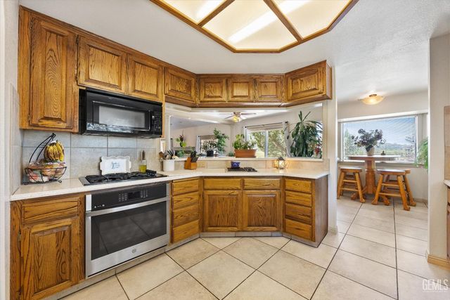 29640 S Lower Valley Road, Tehachapi, CA 93561