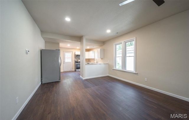 127 W James Boulevard, St James, MO 65559