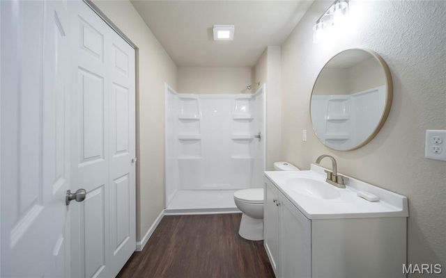 127 W James Boulevard, St James, MO 65559