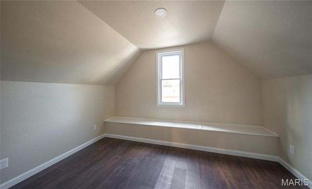 127 W James Boulevard, St James, MO 65559