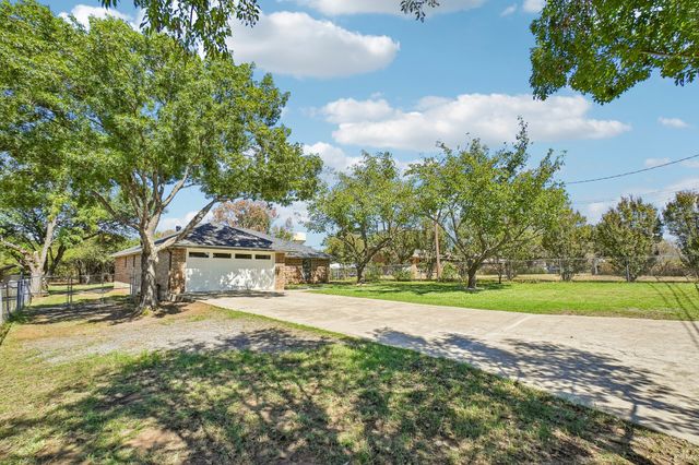 5885 Mitchell Saxon Road, Fort Worth, TX 76140