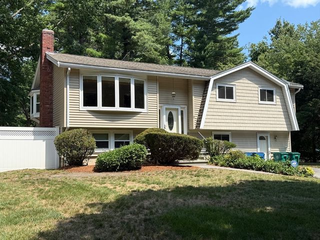 9 Brookdale Circle, Billerica, MA 01821