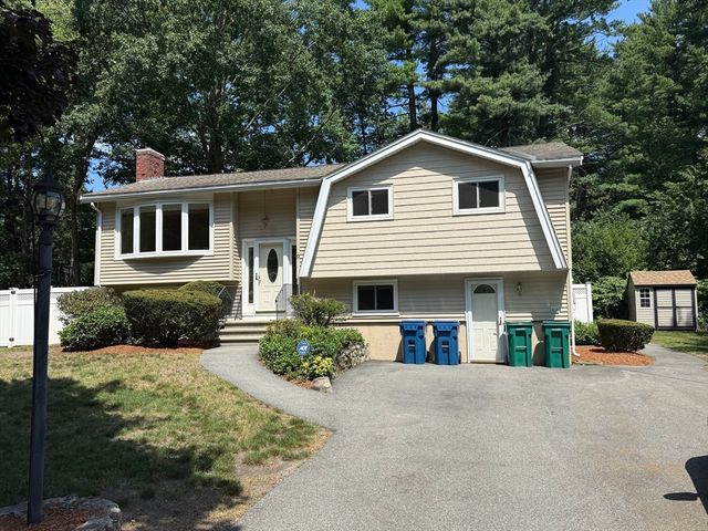 9 Brookdale Circle, Billerica, MA 01821