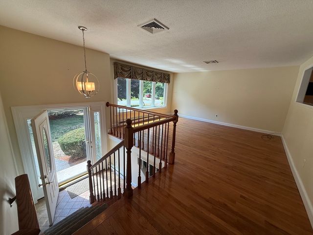 9 Brookdale Circle, Billerica, MA 01821