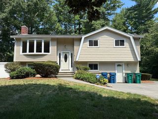 9 Brookdale Circle, Billerica, MA 01821