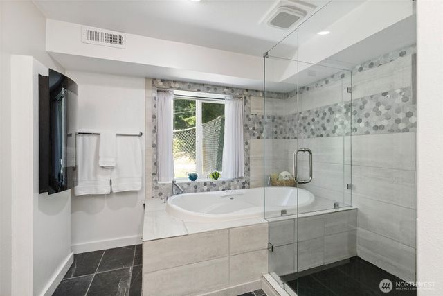 8621 NW Anderson Hill Road, Silverdale, WA 98383