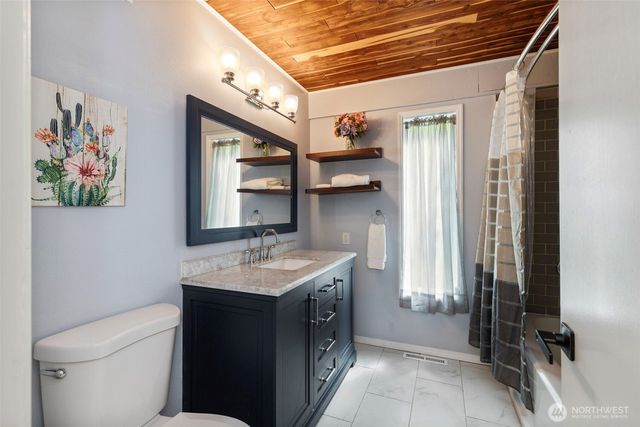 8621 NW Anderson Hill Road, Silverdale, WA 98383