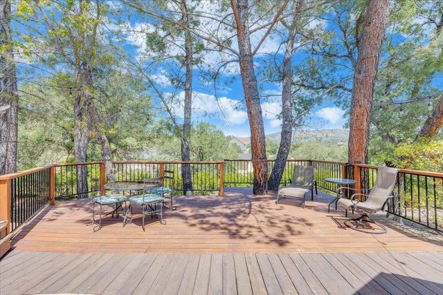 1070 Copper Cove Dr, Copperopolis, CA 95228