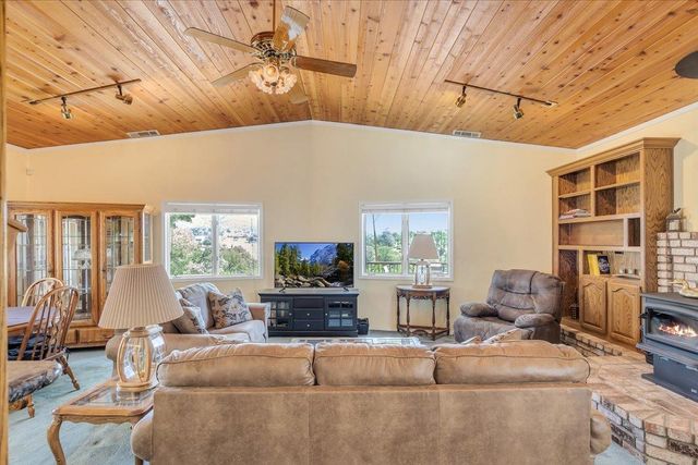 1070 Copper Cove Dr, Copperopolis, CA 95228