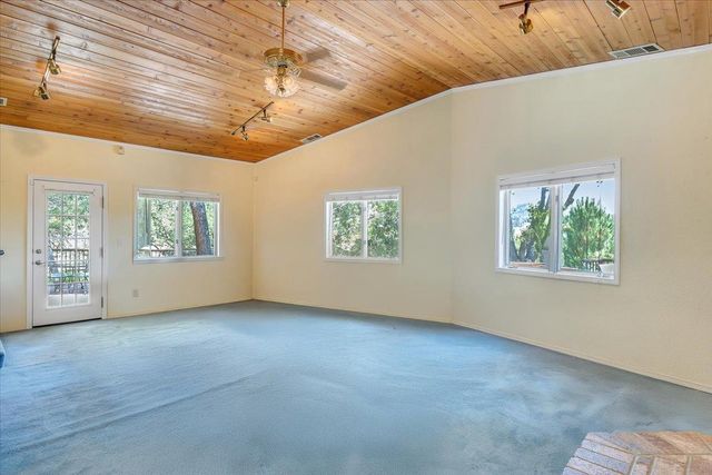 1070 Copper Cove Dr, Copperopolis, CA 95228