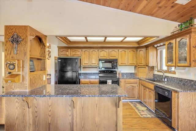 1070 Copper Cove Dr, Copperopolis, CA 95228