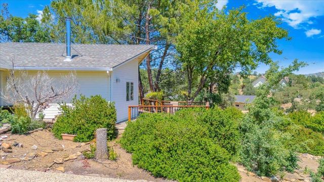 1070 Copper Cove Dr, Copperopolis, CA 95228