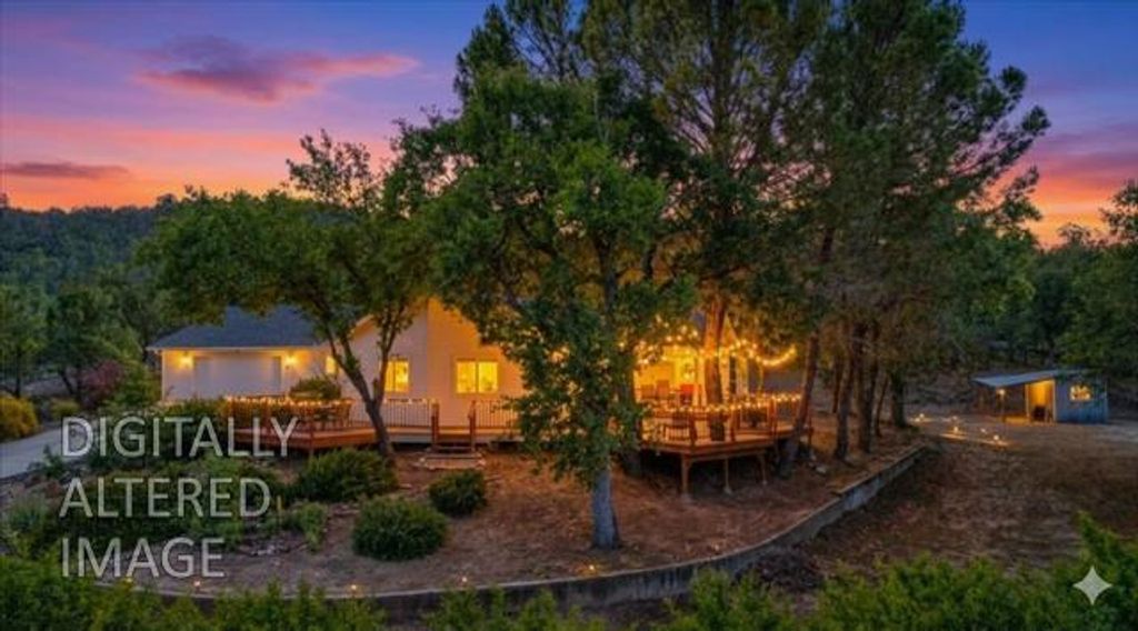 1070 Copper Cove Dr, Copperopolis, CA 95228