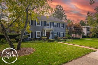 69 Touraine Road, Grosse Pointe Farms, MI 48236