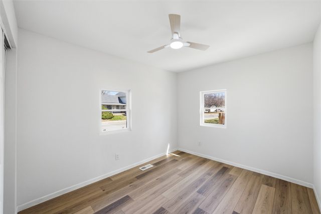 713 N 8th Avenue E, Newton, IA 50208