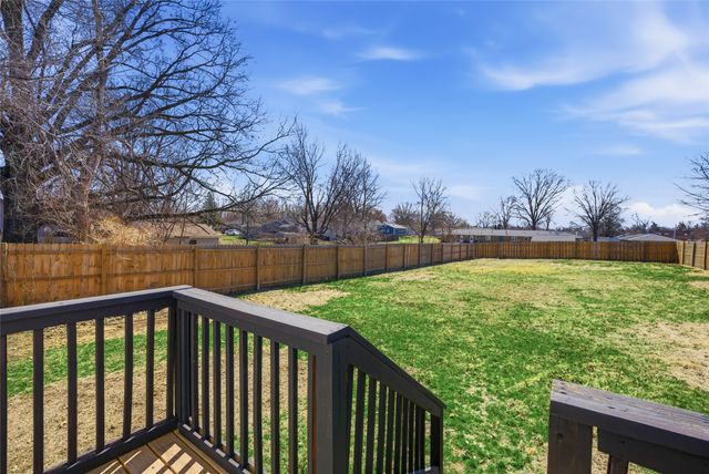 713 N 8th Avenue E, Newton, IA 50208