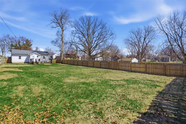 713 N 8th Avenue E, Newton, IA 50208