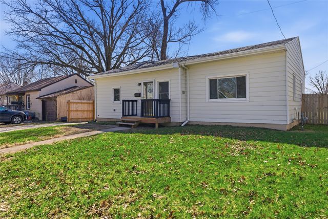 713 N 8th Avenue E, Newton, IA 50208