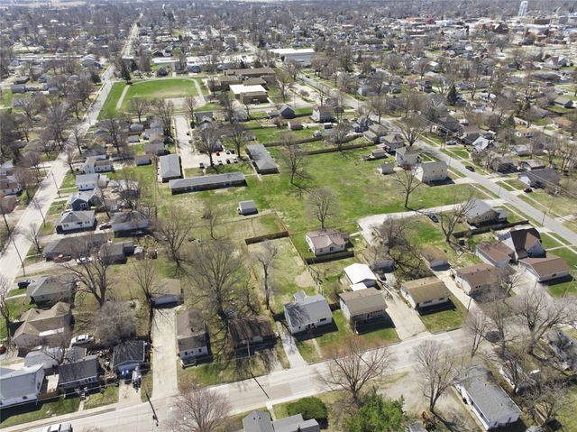 713 N 8th Avenue E, Newton, IA 50208