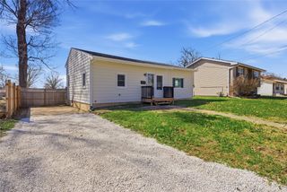 713 N 8th Avenue E, Newton, IA 50208