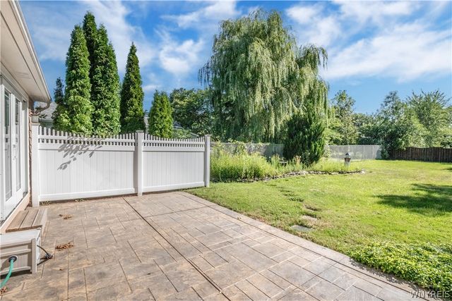 409 Ivyhurst Rd N, Amherst, NY 14226
