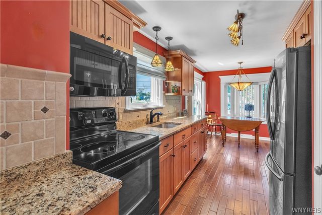 409 Ivyhurst Rd N, Amherst, NY 14226