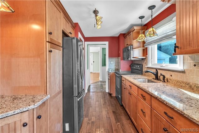 409 Ivyhurst Rd N, Amherst, NY 14226