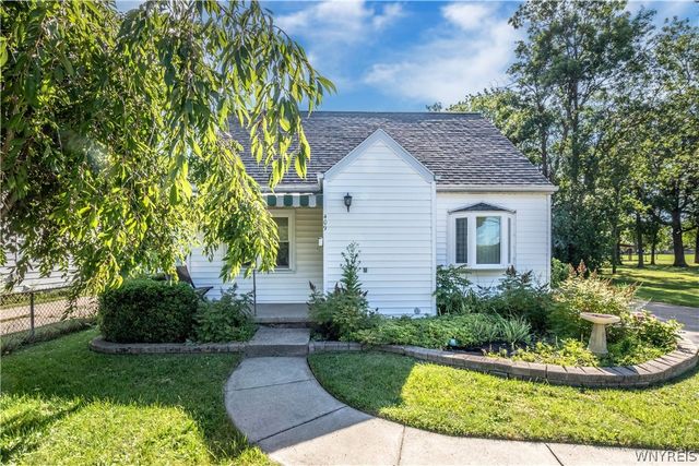409 Ivyhurst Rd N, Amherst, NY 14226