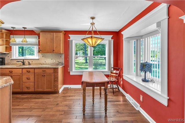 409 Ivyhurst Rd N, Amherst, NY 14226