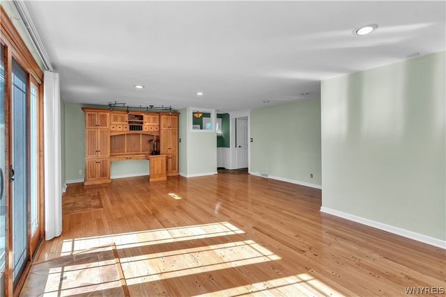 409 Ivyhurst Rd N, Amherst, NY 14226
