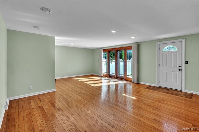409 Ivyhurst Rd N, Amherst, NY 14226