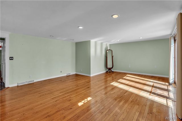 409 Ivyhurst Rd N, Amherst, NY 14226