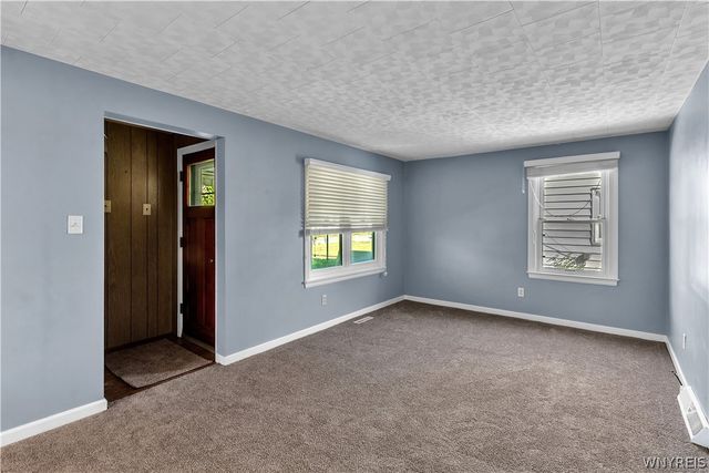 409 Ivyhurst Rd N, Amherst, NY 14226
