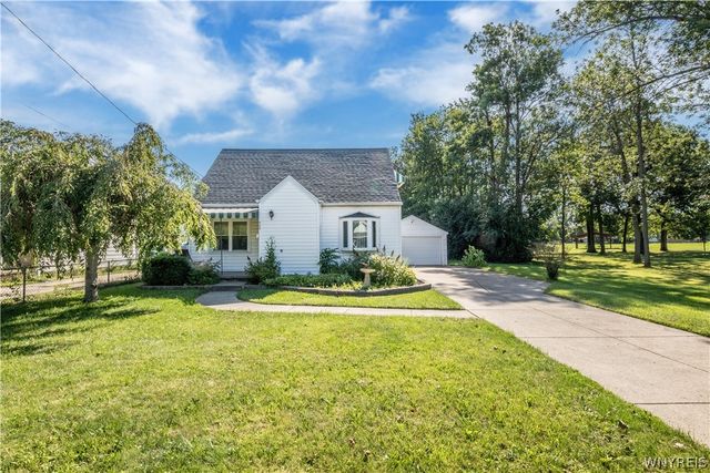 409 Ivyhurst Rd N, Amherst, NY 14226