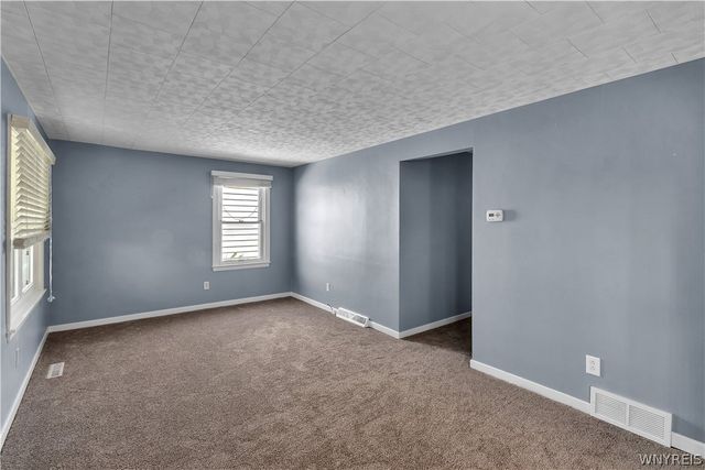 409 Ivyhurst Rd N, Amherst, NY 14226