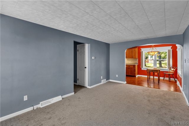 409 Ivyhurst Rd N, Amherst, NY 14226