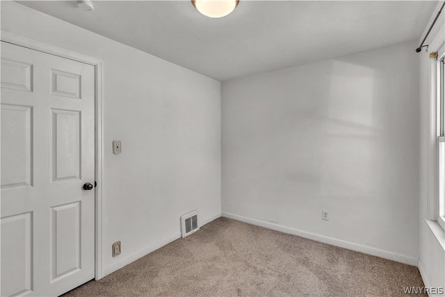 409 Ivyhurst Rd N, Amherst, NY 14226