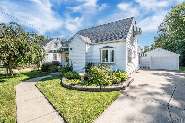 409 Ivyhurst Rd N, Amherst, NY 14226