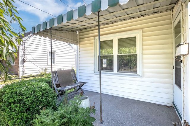 409 Ivyhurst Rd N, Amherst, NY 14226