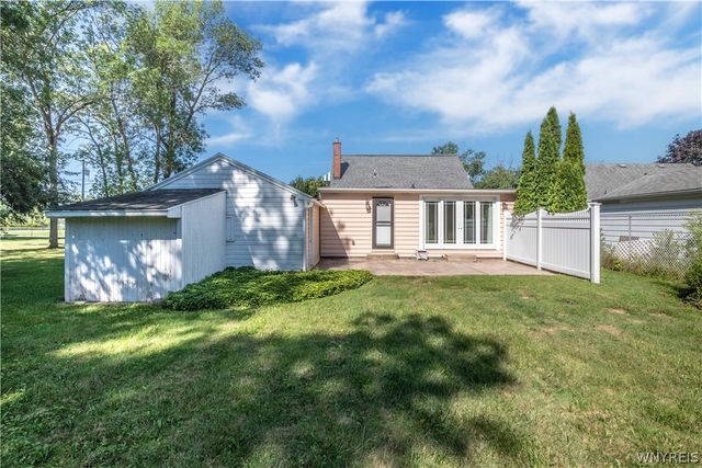 409 Ivyhurst Rd N, Amherst, NY 14226