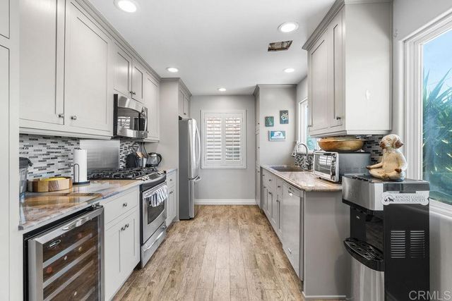 837 Dewitt Avenue, Encinitas, CA 92024