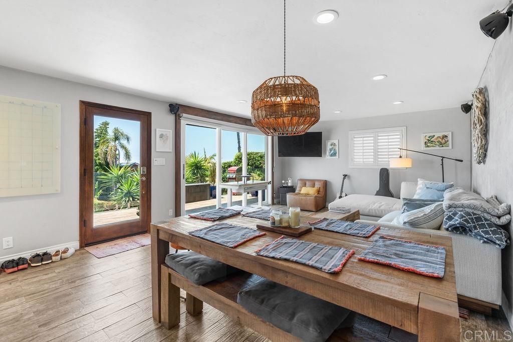 837 Dewitt Avenue, Encinitas, CA 92024