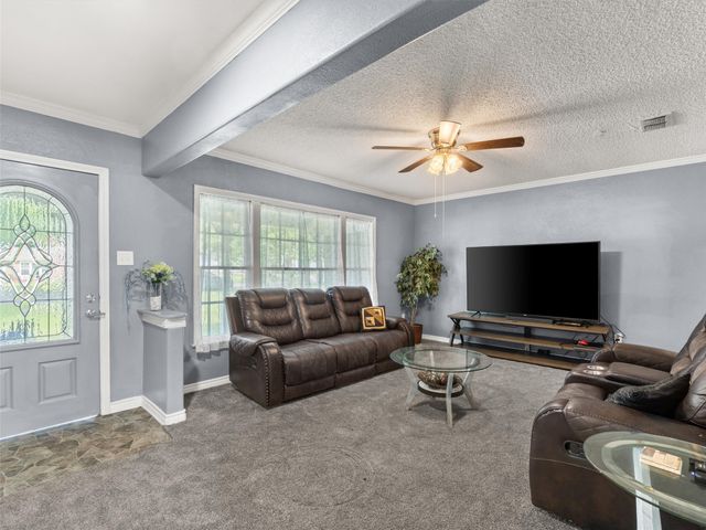 1101 N Bledsoe St, Gilmer, TX 75644