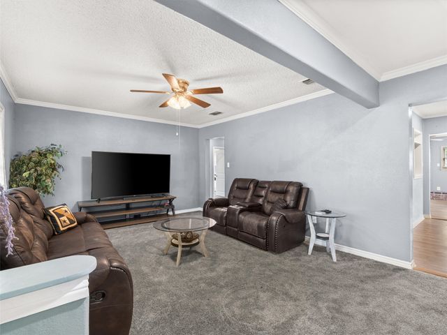 1101 N Bledsoe St, Gilmer, TX 75644