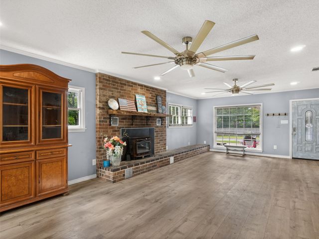 1101 N Bledsoe St, Gilmer, TX 75644