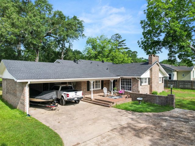 1101 N Bledsoe St, Gilmer, TX 75644