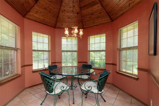 111 Florine Court, Hudson Oaks, TX 76087