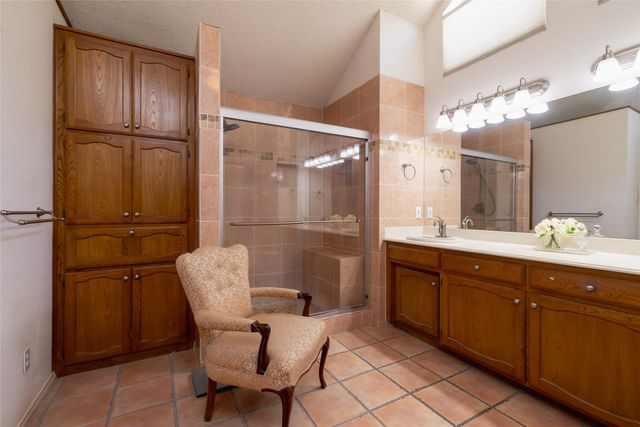 111 Florine Court, Hudson Oaks, TX 76087